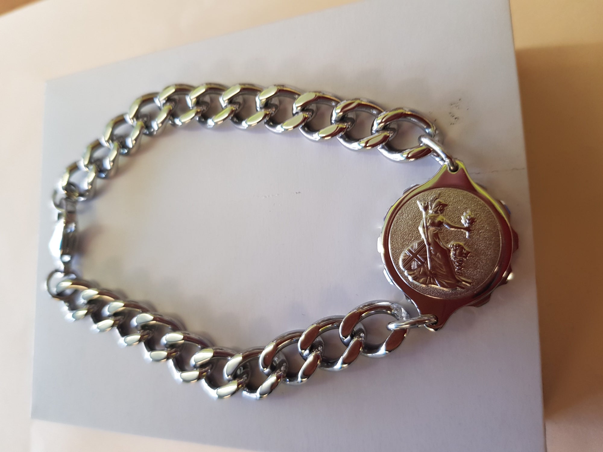 235 531 GENTS STEEL BRACELET WITH BRITANNIA DESIGN - NEW !