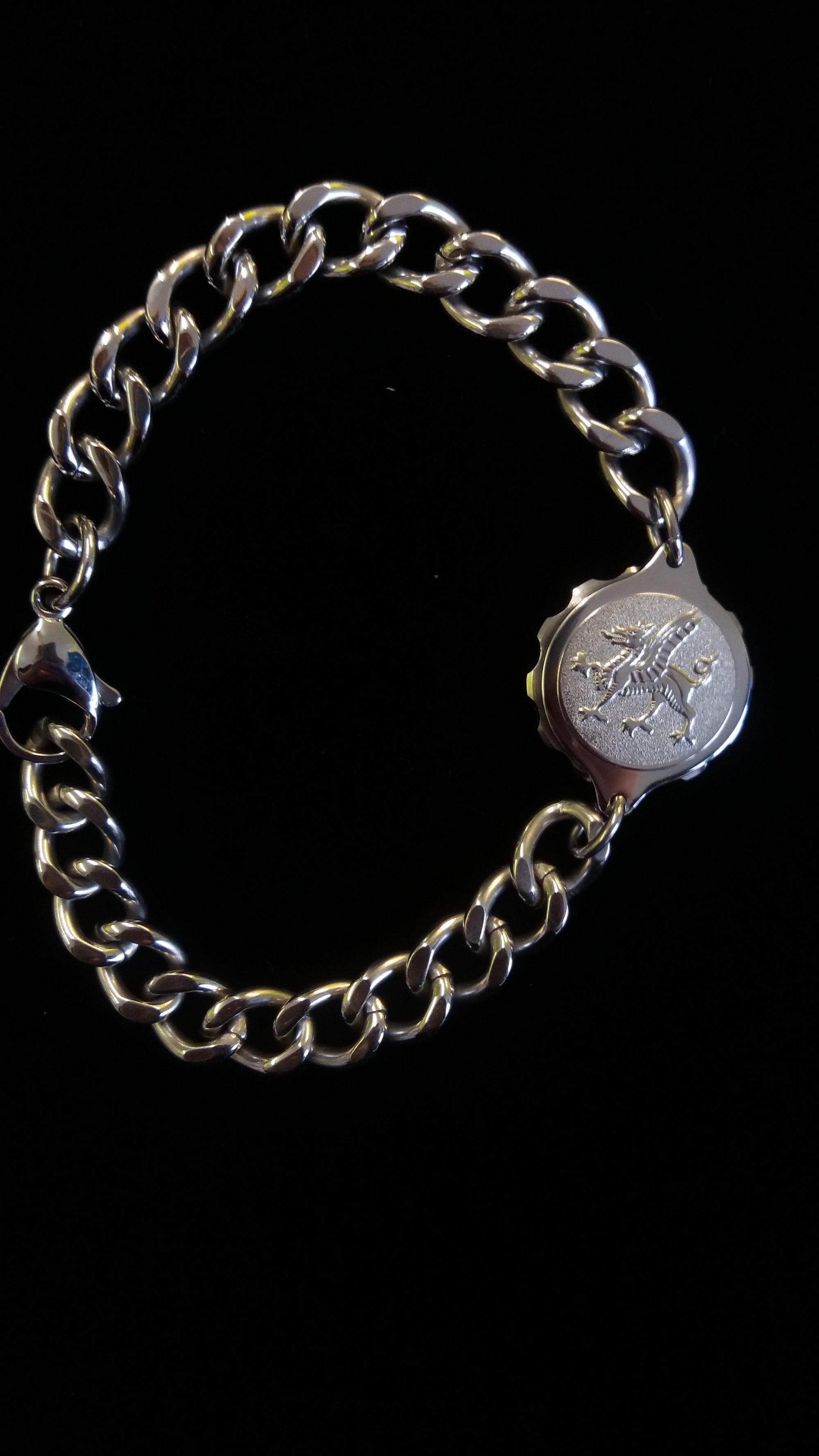 235 567 GENTS STEEL BRACELET WITH WELSH DRAGON DESIGN - NEW